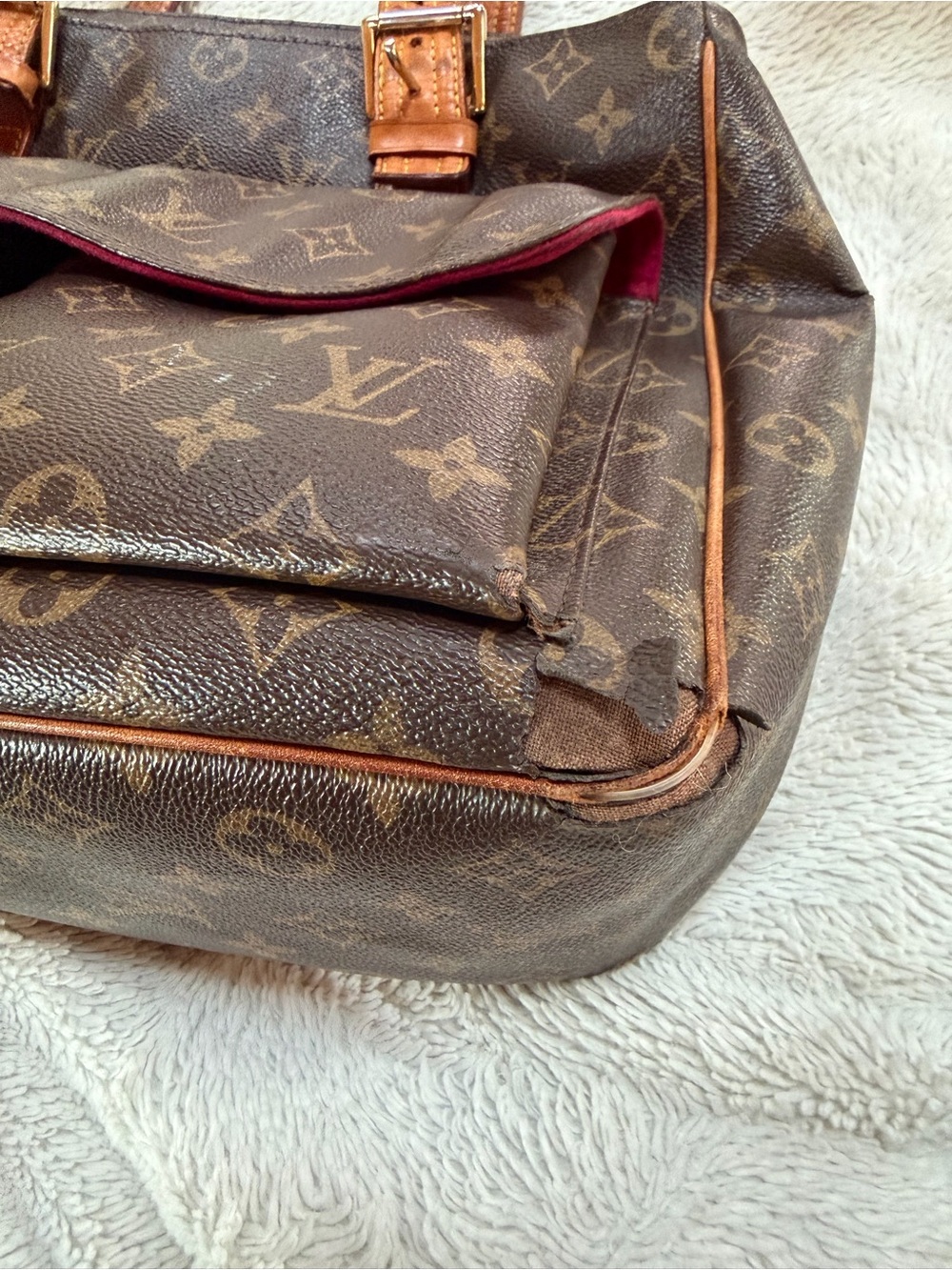 Louis Vuitton Brown Monogram Shoulder Bag with Tan Handles and Red Trim - Picture 4 of 4